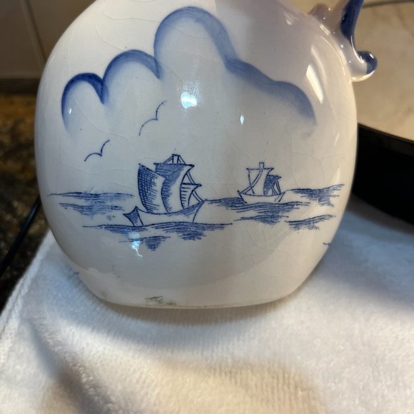 Vintage decor left handed painted pitcher porcelain blue Holland scene - Picture 7 of 9